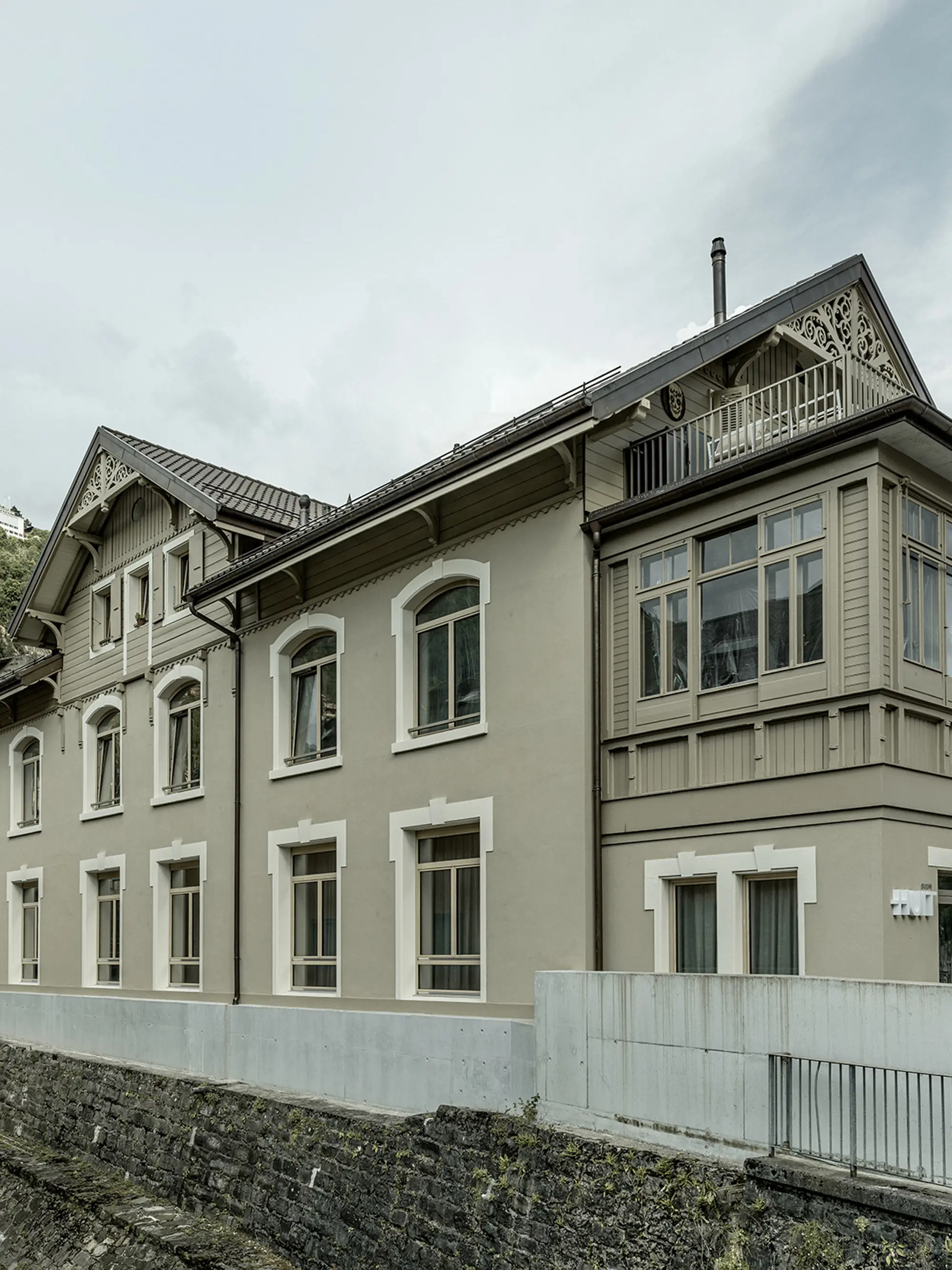 Seraina Invest Montreux NB 002 LR